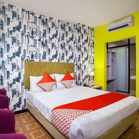Oyo 119 Belvena Hotel Джакарта Екстер'єр фото