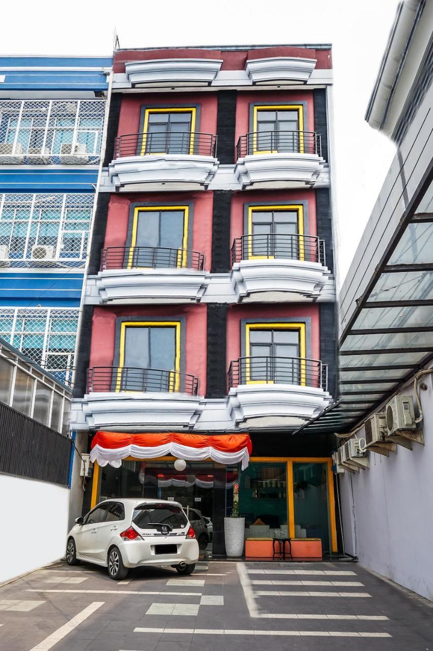 Oyo 119 Belvena Hotel Джакарта Екстер'єр фото