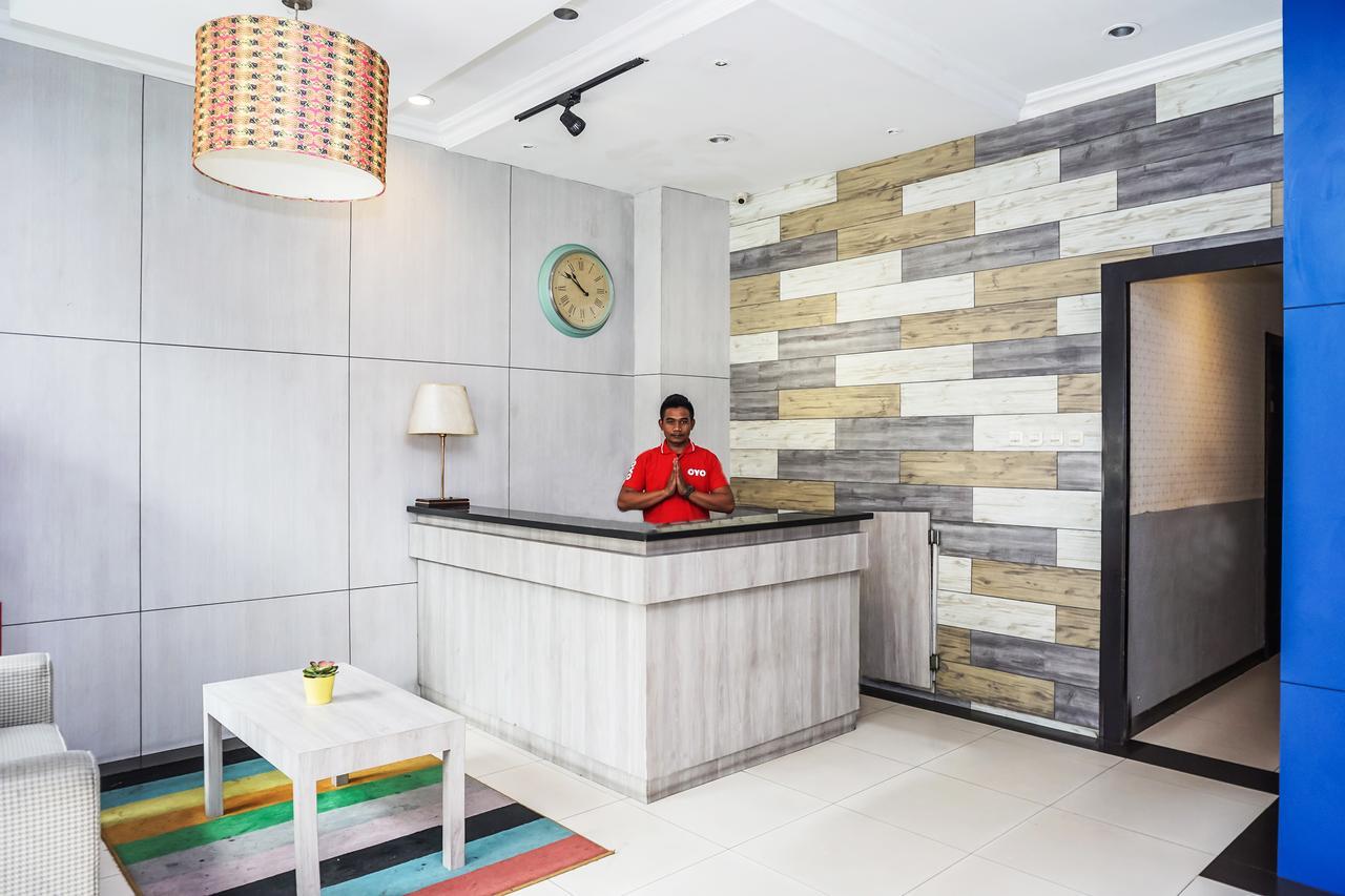 Oyo 119 Belvena Hotel Джакарта Екстер'єр фото