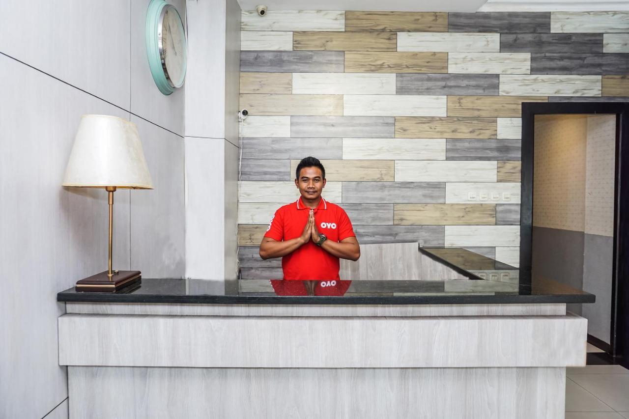 Oyo 119 Belvena Hotel Джакарта Екстер'єр фото