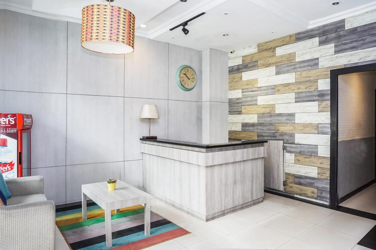 Oyo 119 Belvena Hotel Джакарта Екстер'єр фото