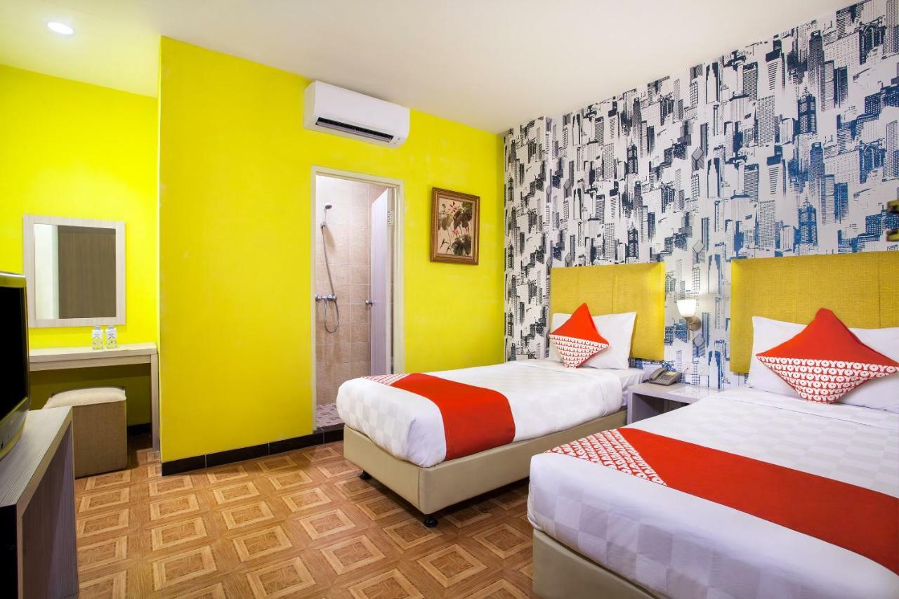 Oyo 119 Belvena Hotel Джакарта Екстер'єр фото