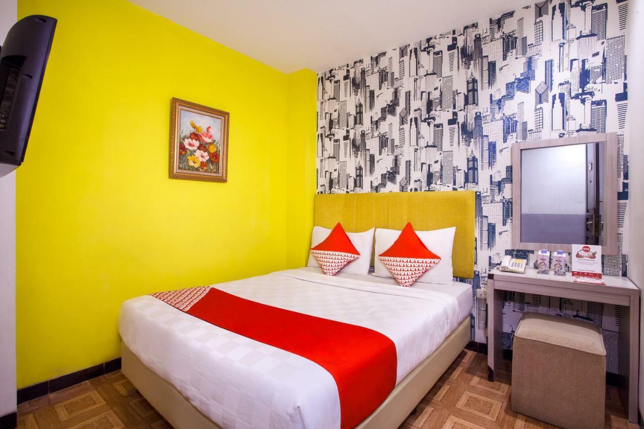 Oyo 119 Belvena Hotel Джакарта Екстер'єр фото