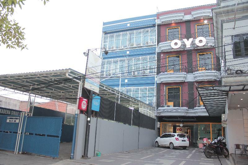 Oyo 119 Belvena Hotel Джакарта Екстер'єр фото
